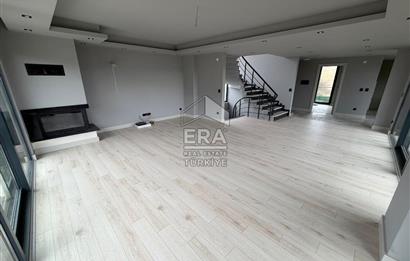 ŞİLE'DE 6+2 HAVUZLU TRİPLEKS VİLLA 