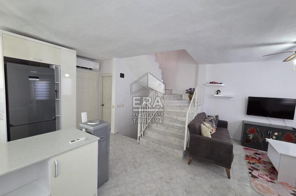 ÇAVUŞKÖY'DE DENİZE 500M 4+2 TRİPLEKS VİLLA