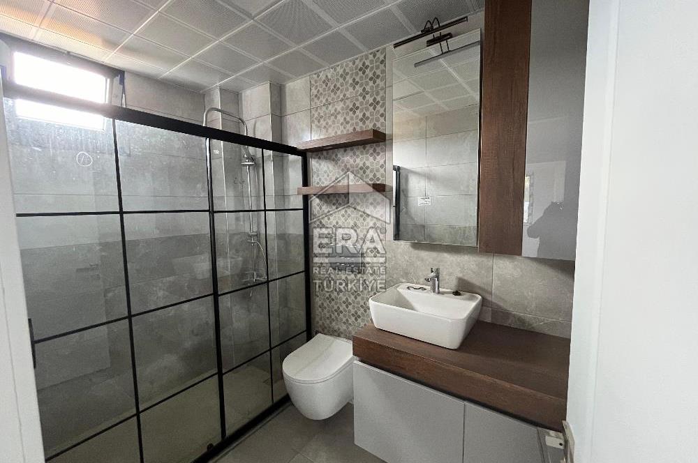 YENİ FOÇA' DA DENIZE 200M. UZAKLIKTA 3+1 SIFIR LÜKS VİLLA