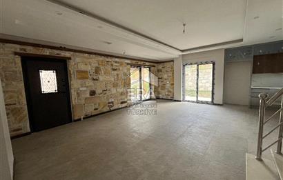 YENİ FOÇA' DA DENIZE 200M. UZAKLIKTA 3+1 SIFIR LÜKS VİLLA