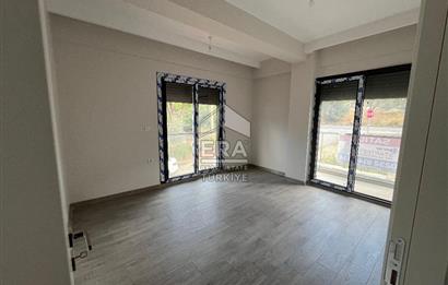 YENİ FOÇA' DA DENIZE 200M. UZAKLIKTA 3+1 SIFIR LÜKS VİLLA