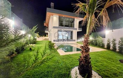 ŞİLE'DE 6+2 HAVUZLU TRİPLEKS VİLLA 