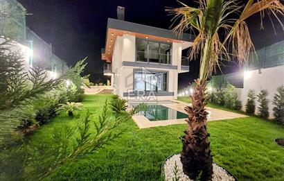 ŞİLE'DE 6+2 HAVUZLU TRİPLEKS VİLLA 