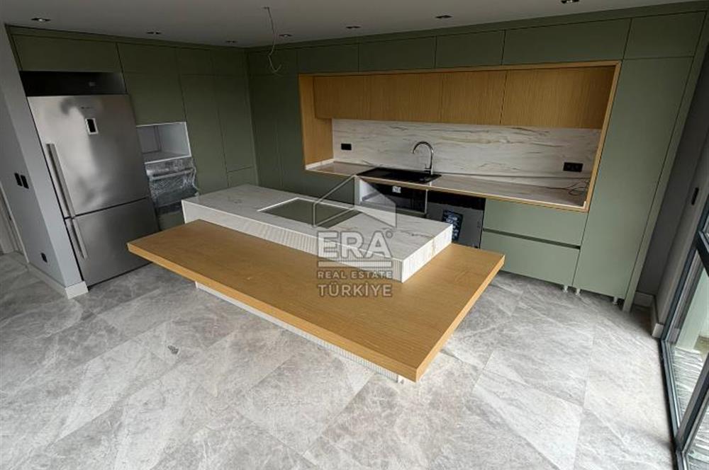 ŞİLE'DE 6+2 HAVUZLU TRİPLEKS VİLLA 