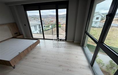 ŞİLE'DE 6+2 HAVUZLU TRİPLEKS VİLLA 