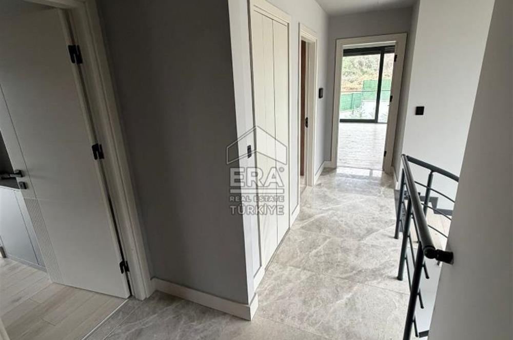 ŞİLE'DE 6+2 HAVUZLU TRİPLEKS VİLLA 