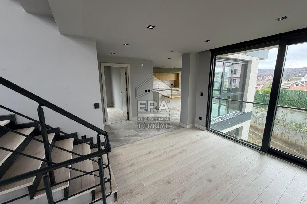 ŞİLE'DE 6+2 HAVUZLU TRİPLEKS VİLLA 