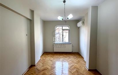 KASAPLAR MAHALLESİNDE HEYKELE YAKIN KONUMDA SATILIK GENİŞ 2+1 DAİRE