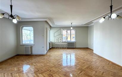 KASAPLAR MAHALLESİNDE HEYKELE YAKIN KONUMDA SATILIK GENİŞ 2+1 DAİRE