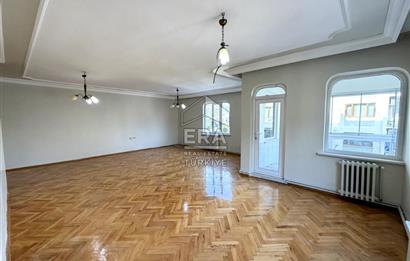 KASAPLAR MAHALLESİNDE HEYKELE YAKIN KONUMDA SATILIK GENİŞ 2+1 DAİRE