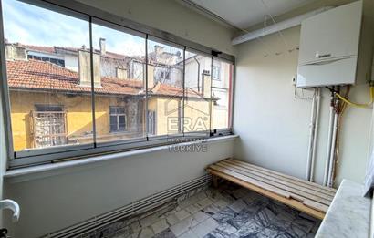 KASAPLAR MAHALLESİNDE HEYKELE YAKIN KONUMDA SATILIK GENİŞ 2+1 DAİRE