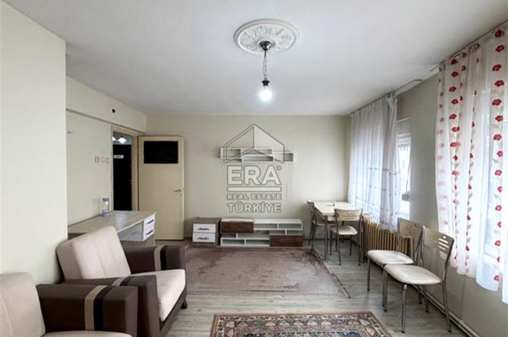 ERA SÖZ DEN KIZILAY CADDESİNDE EŞYALI KİRALIK 2+1 DAİRE
