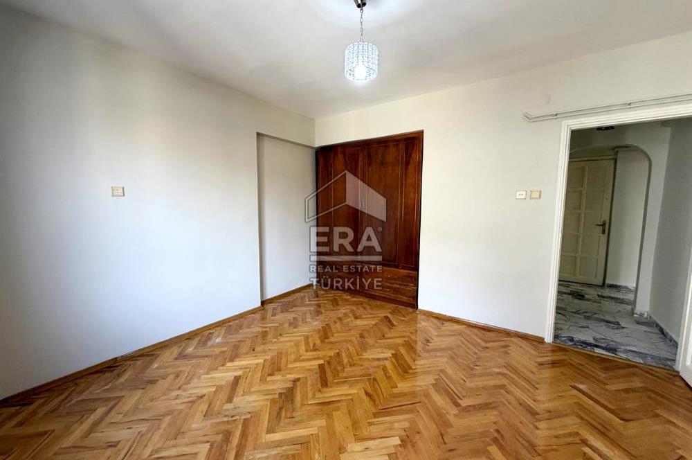 KASAPLAR MAHALLESİNDE HEYKELE YAKIN KONUMDA SATILIK GENİŞ 2+1 DAİRE