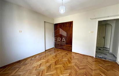 KASAPLAR MAHALLESİNDE HEYKELE YAKIN KONUMDA SATILIK GENİŞ 2+1 DAİRE