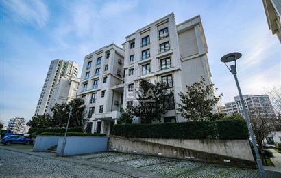 İstanbul Saraylarında Ferah ve Aydınlık Lüks 4+1 Daire