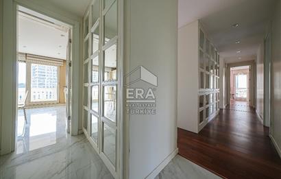 İstanbul Saraylarında Ferah ve Aydınlık Lüks 4+1 Daire