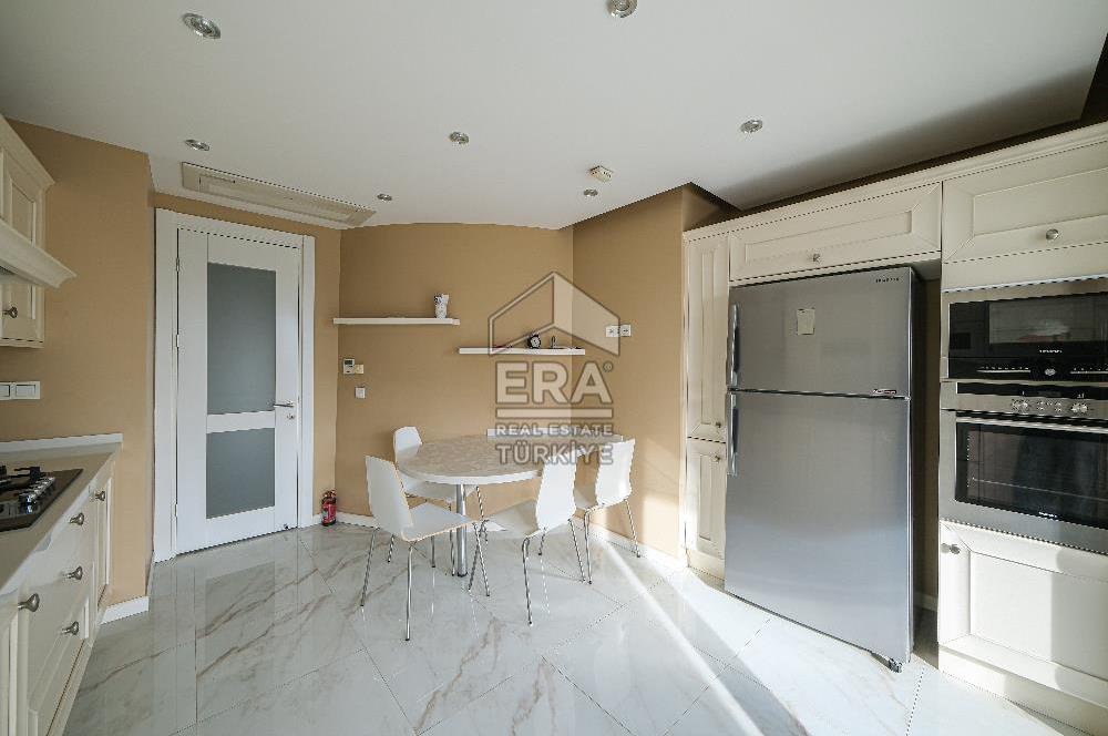 İstanbul Saraylarında Ferah ve Aydınlık Lüks 4+1 Daire