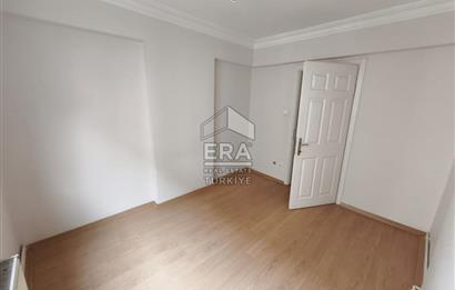 CADDE ÜZERİ SİTEDE BAKIMLI GENİŞ 3+1 KİRALIK DAİRE 