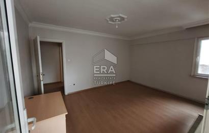 CADDE ÜZERİ SİTEDE BAKIMLI GENİŞ 3+1 KİRALIK DAİRE 