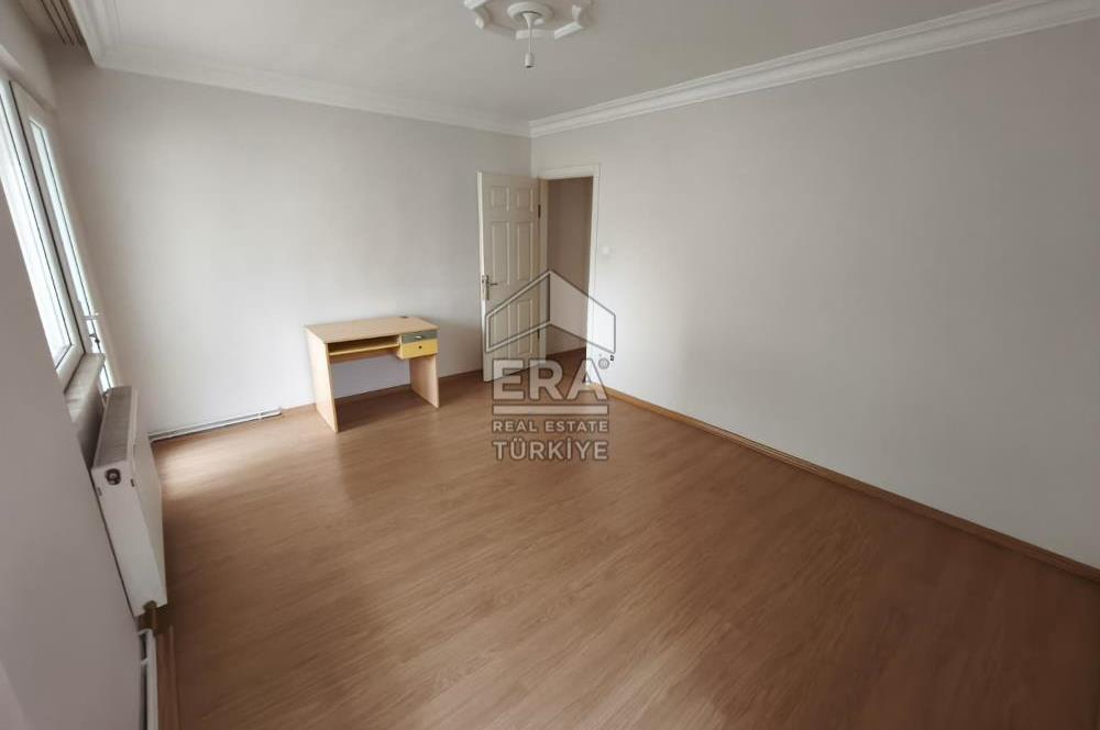 CADDE ÜZERİ SİTEDE BAKIMLI GENİŞ 3+1 KİRALIK DAİRE 