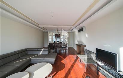 İstanbul Saraylarında Ferah ve Aydınlık Lüks 4+1 Daire