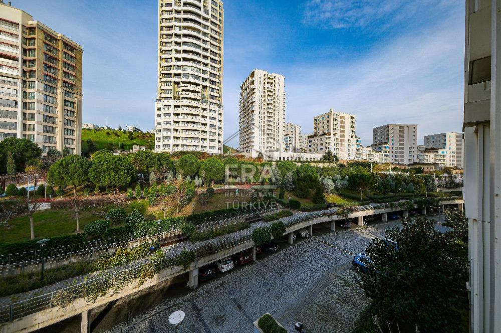 İstanbul Saraylarında Ferah ve Aydınlık Lüks 4+1 Daire