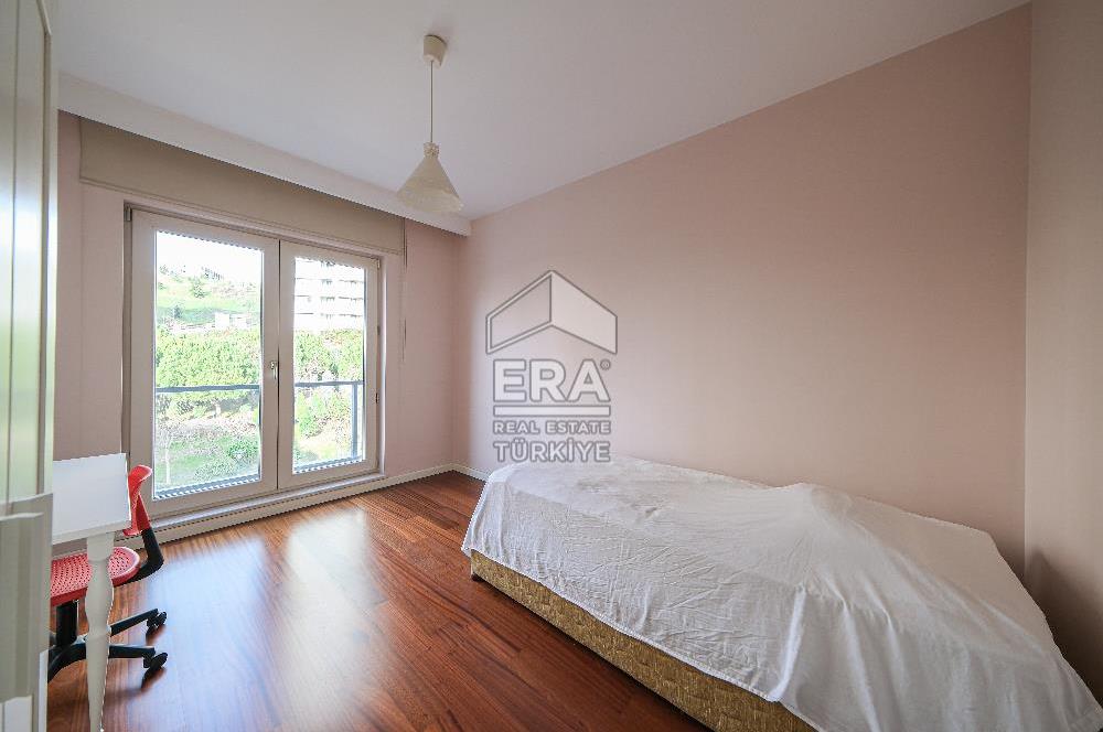 İstanbul Saraylarında Ferah ve Aydınlık Lüks 4+1 Daire