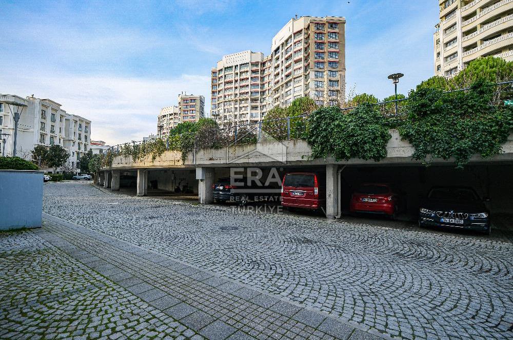 İstanbul Saraylarında Ferah ve Aydınlık Lüks 4+1 Daire