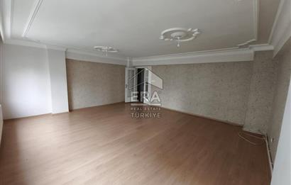 CADDE ÜZERİ SİTEDE BAKIMLI GENİŞ 3+1 KİRALIK DAİRE 