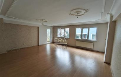 CADDE ÜZERİ SİTEDE BAKIMLI GENİŞ 3+1 KİRALIK DAİRE 