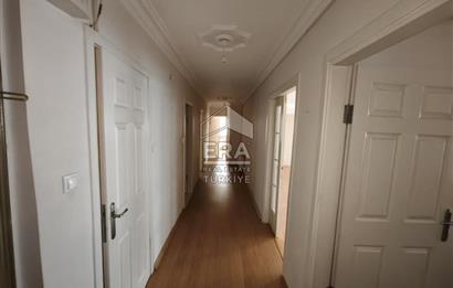 CADDE ÜZERİ SİTEDE BAKIMLI GENİŞ 3+1 KİRALIK DAİRE 