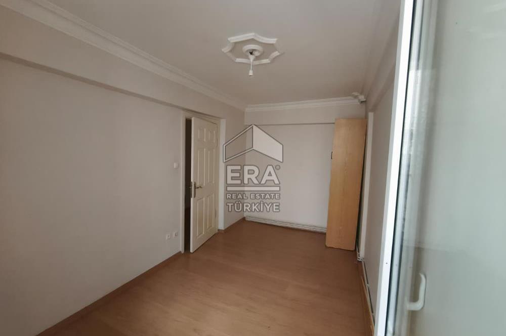 CADDE ÜZERİ SİTEDE BAKIMLI GENİŞ 3+1 KİRALIK DAİRE 