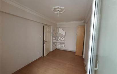 CADDE ÜZERİ SİTEDE BAKIMLI GENİŞ 3+1 KİRALIK DAİRE 