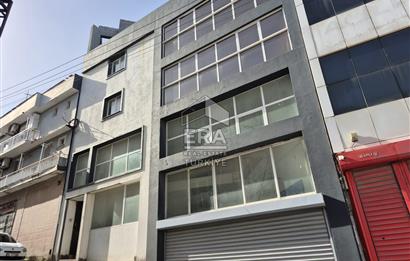Karabağlar Yeşillik Cad. 3 Katlı Komple Satılık Ticari Bina