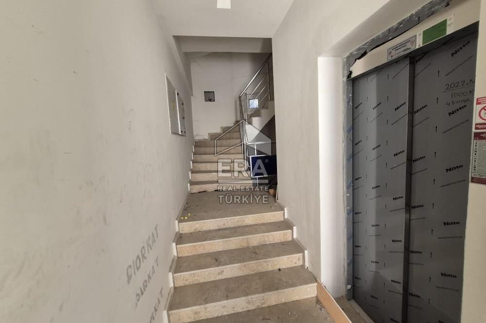 Karabağlar Yeşillik Cad. 3 Katlı Komple Satılık Ticari Bina