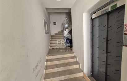 Karabağlar Yeşillik Cad. 3 Katlı Komple Satılık Ticari Bina