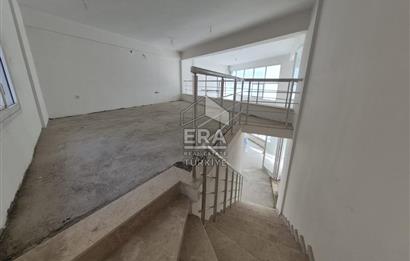 Karabağlar Yeşillik Cad. 3 Katlı Komple Satılık Ticari Bina