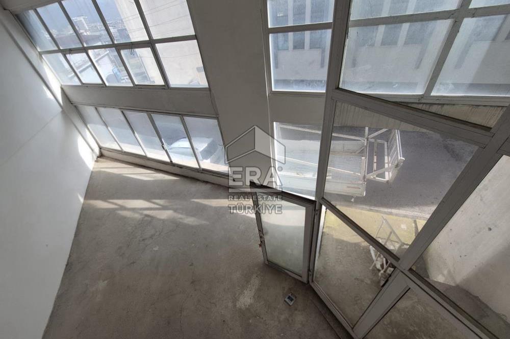 Karabağlar Yeşillik Cad. 3 Katlı Komple Satılık Ticari Bina