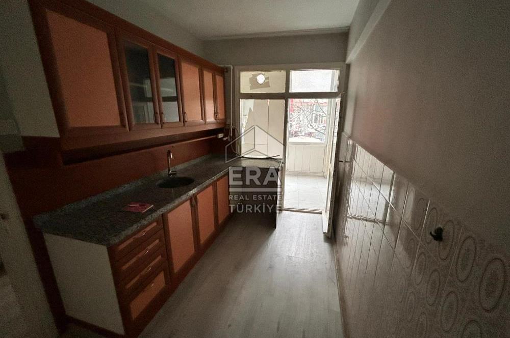 ÜSKÜDAR DR. FAHRİ ATABEY CAD. ÜZERİNDE 2+1 KİRALIK DAİRE