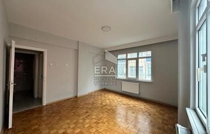 ÜSKÜDAR DR. FAHRİ ATABEY CAD. ÜZERİNDE 2+1 KİRALIK DAİRE