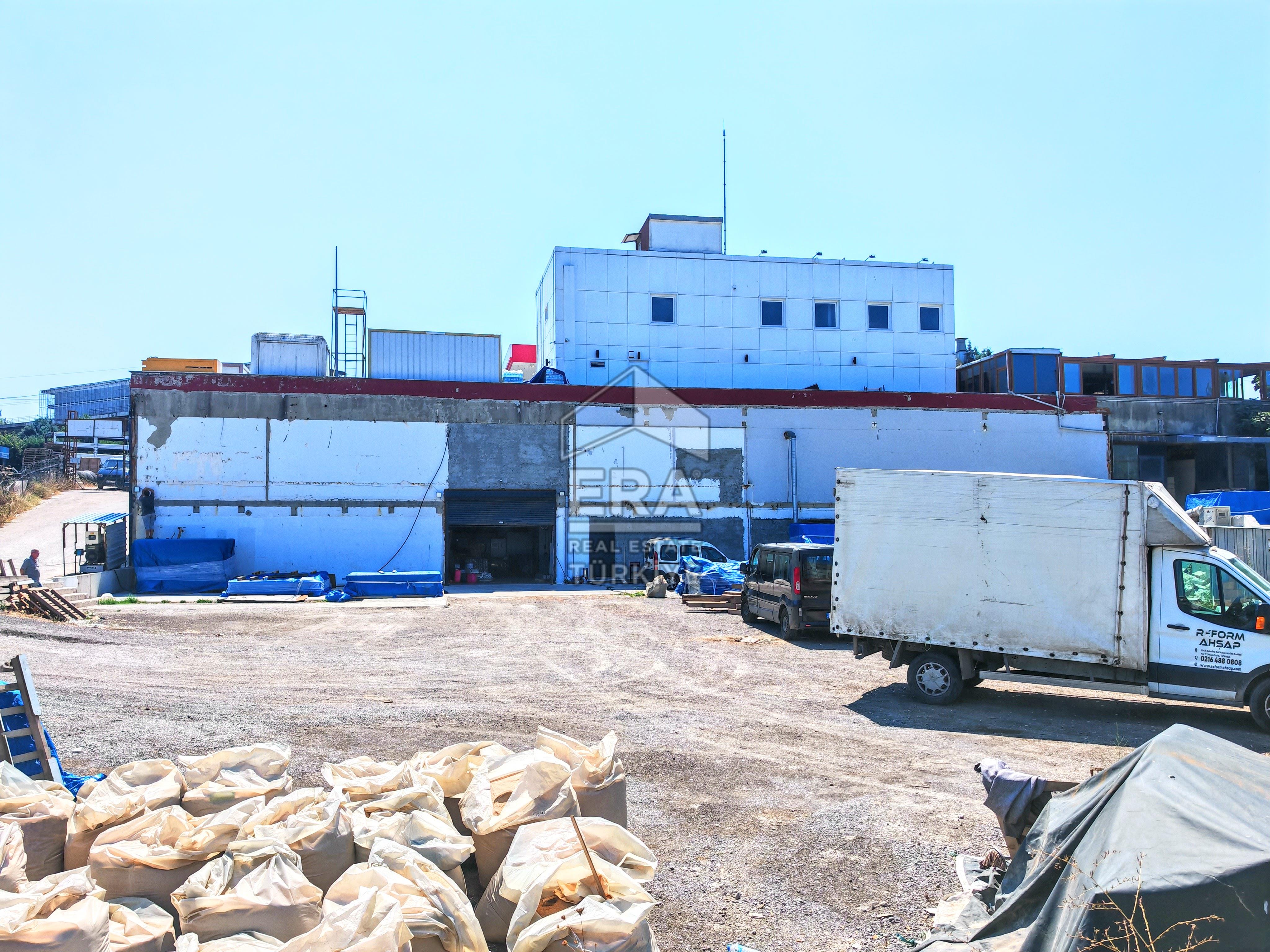 DEPO veya Hafif İmalata Uygun 750 m2 Açık Alanlı DEPO/FABRİKA