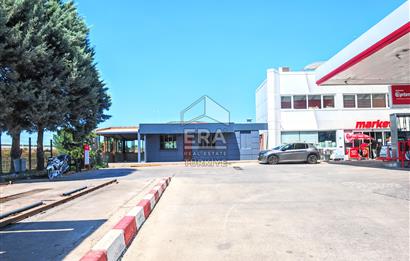 Yoğun Güzergahdaki Benzin İstasyonunda Kafe-Restoran için Dükkan