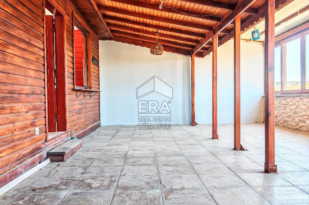 Yoğun Güzergahdaki Benzin İstasyonunda Kafe-Restoran için Dükkan