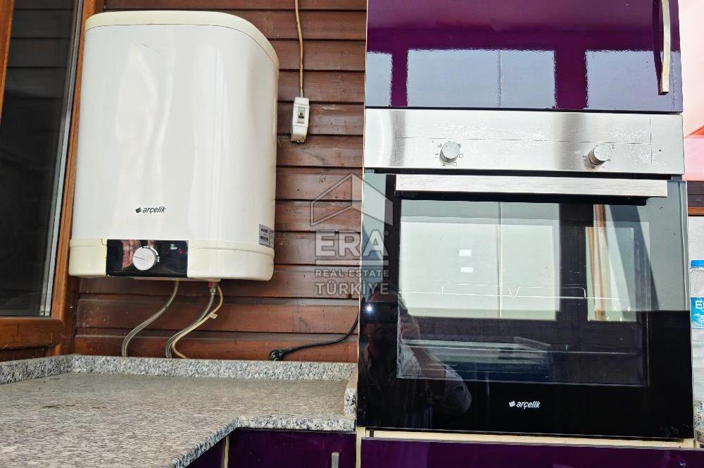 Yoğun Güzergahdaki Benzin İstasyonunda Kafe-Restoran için Dükkan