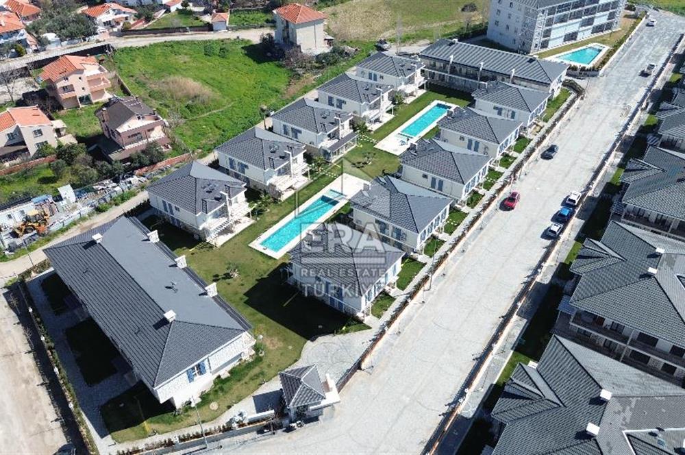 AYVALIK ALTINOVA SİBER LİFE SİTESİNDE SATILIK 3+1 VİLLA