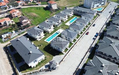 AYVALIK ALTINOVA SİBER LİFE SİTESİNDE SATILIK 3+1 VİLLA