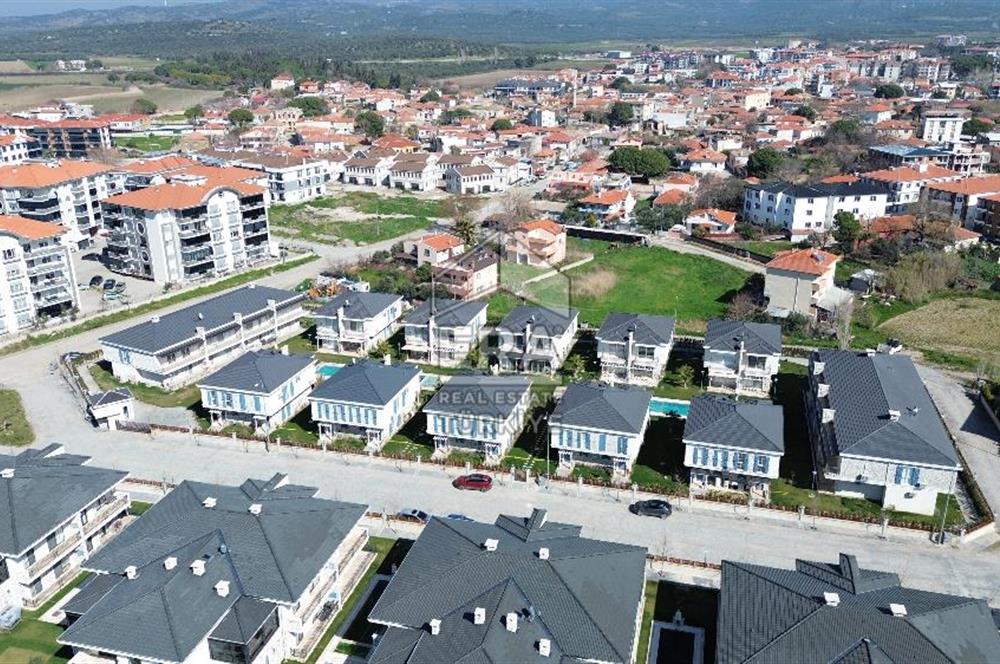 AYVALIK ALTINOVA SİBER LİFE SİTESİNDE SATILIK 3+1 VİLLA