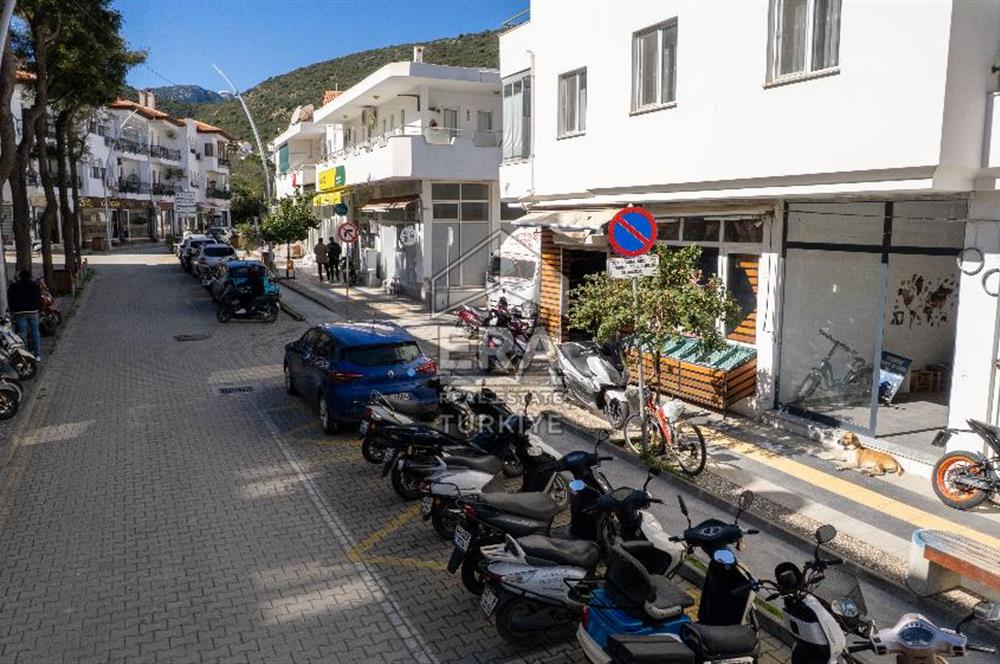 Datça Merkezde Ambarcı Caddesi'nde Satılık Ticari Dükkan