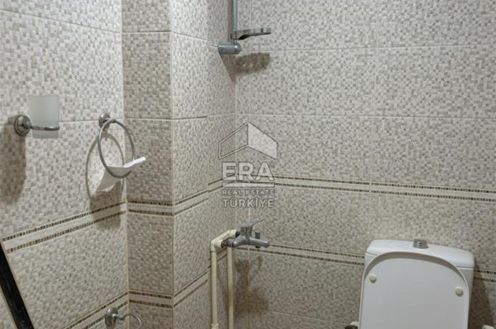 Zekeriyaköy Çarşıda Bahçe Kullanımlı 3 Odalı Kiralık Ofis