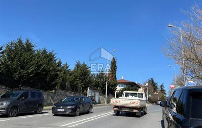 Zekeriyaköy Çarşıda Bahçe Kullanımlı 3 Odalı Kiralık Ofis